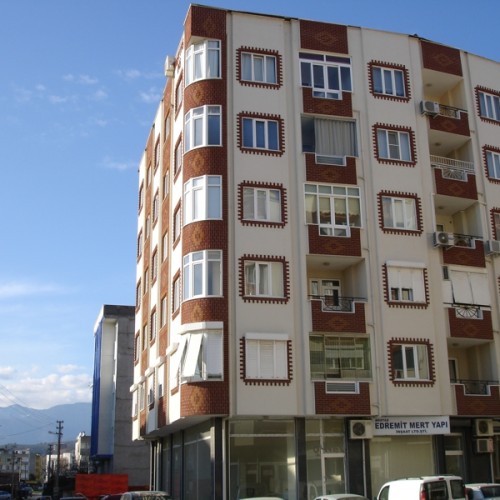 Tomruk Apartmanı